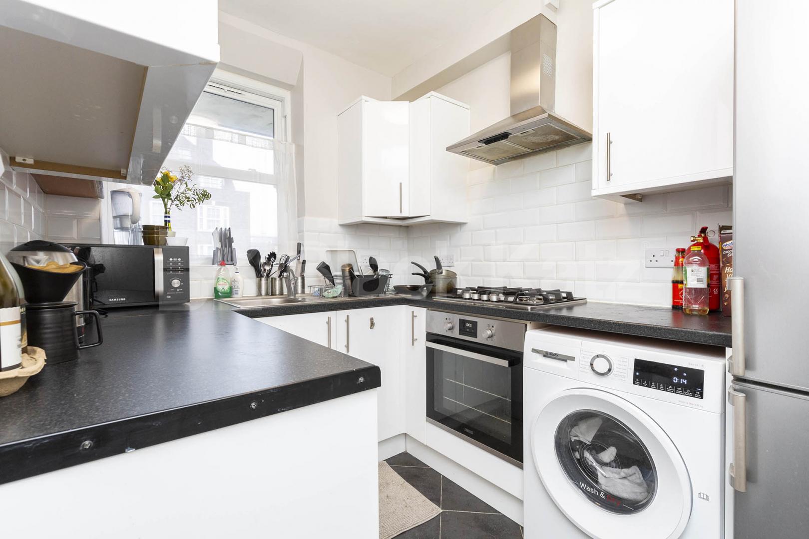 Recently refurbished three double bed flat mins to Tube & Regents Park Arlington Road , Camden